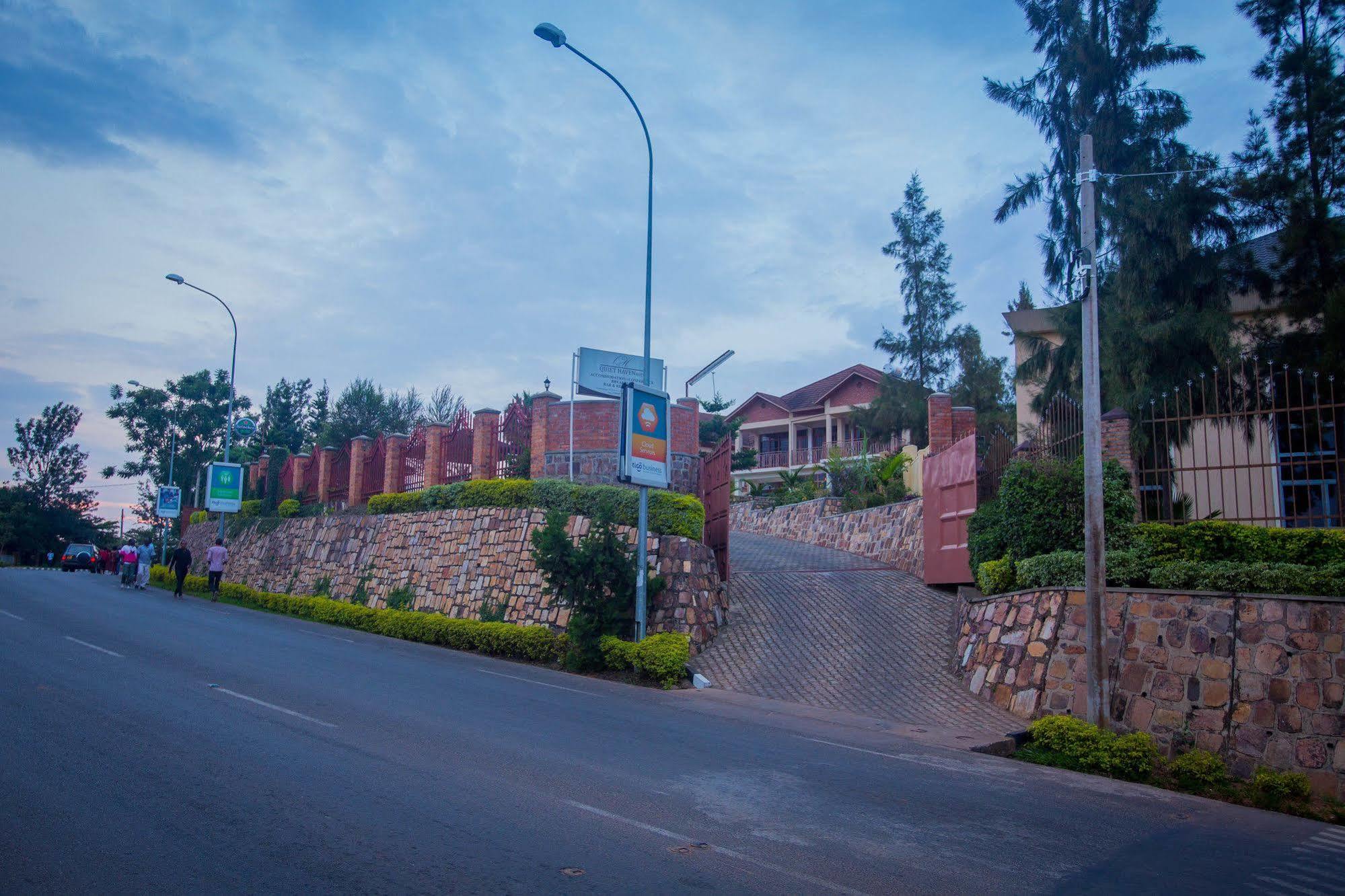 Quiet Haven Hotel Kigali Exteriör bild